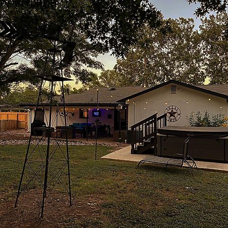 Bayer Guest Haus-Hot Tub And Fire Pit Vila Fredericksburg Exterior foto