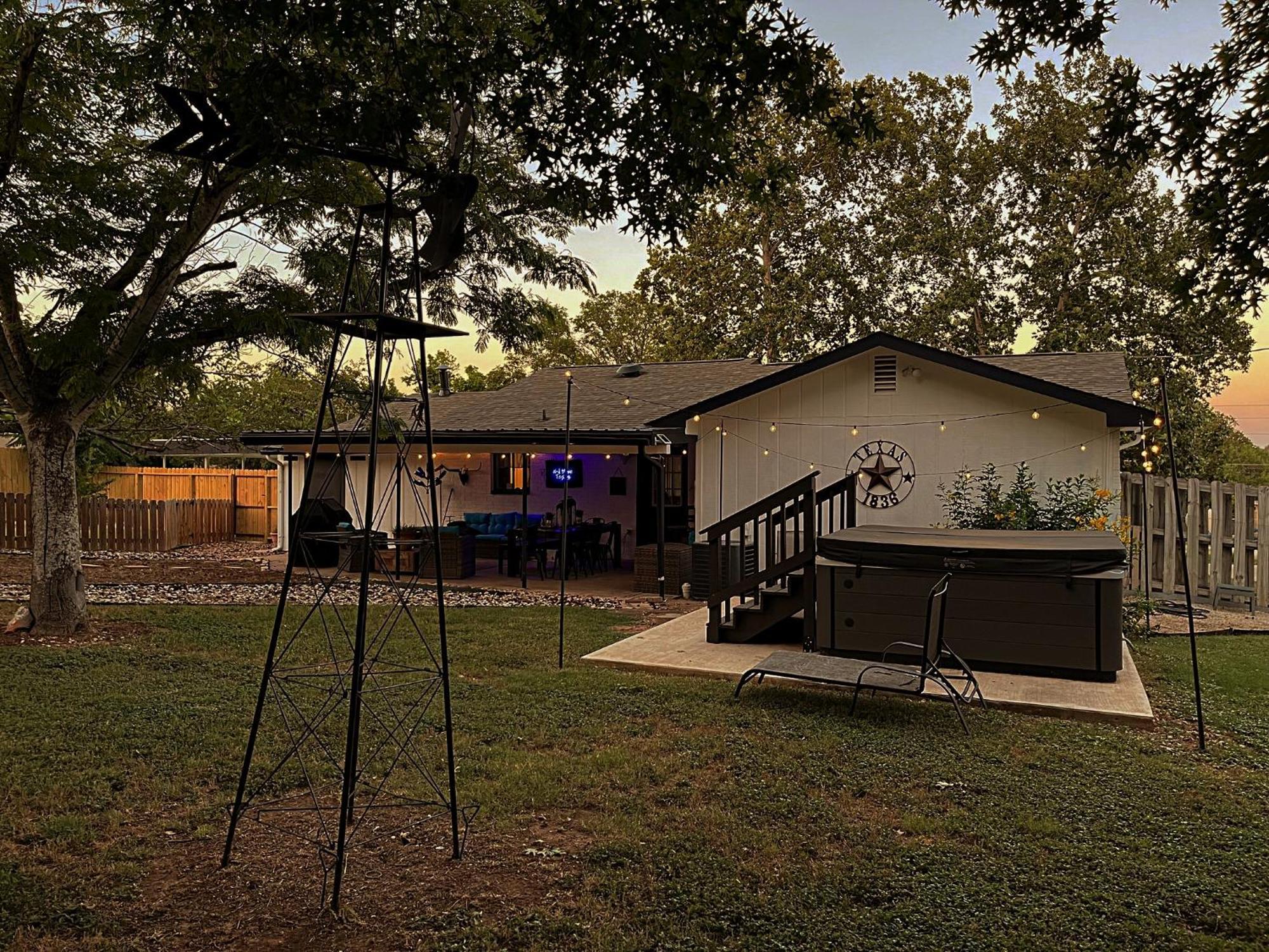 Bayer Guest Haus-Hot Tub And Fire Pit Vila Fredericksburg Exterior foto